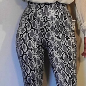 Sale guess L A Venus Ponte NWT